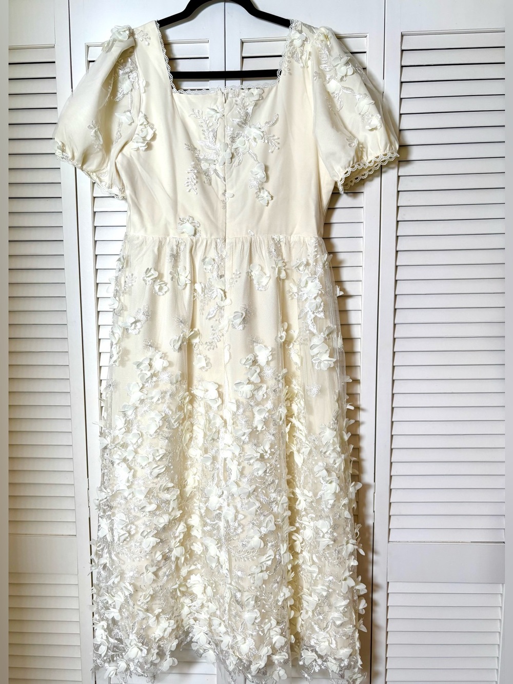 Boutique Just Me Ivory 3D Floral Embellished Appliqué Maxi/Midi Dress Size Large - Picture 9 of 11